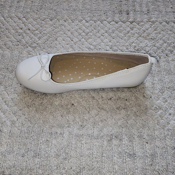 Cat & Jack White Ballet Flats with Bow - Girls Size 4 - Dress Shoes - Picture 6 of 11